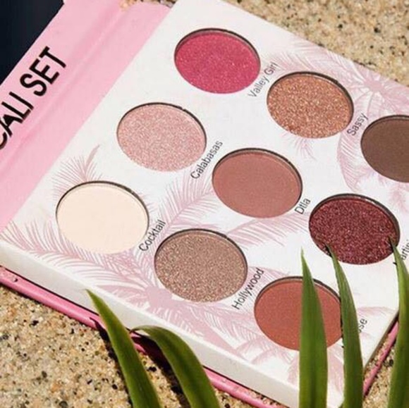 💣💥2 for $20💥💣Eyeshadow Palette - Picture 1 of 4